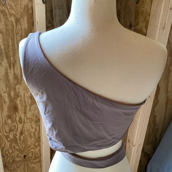 🏖️One Shoulder Cut Out Swim Top🏖️ NEW - Picture 3 of 8